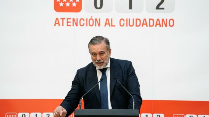 El consejero Enrique López durante la presentación del balance