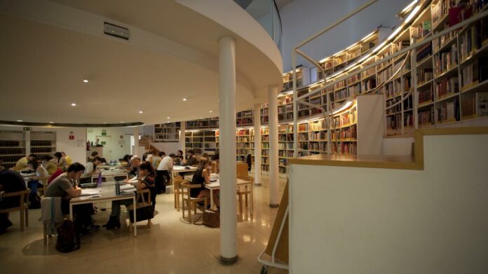 La Comunidad de Madrid amplía los horarios de sus bibliotecas públicas para que los estudiantes puedan preparar los exámenes de febrero
