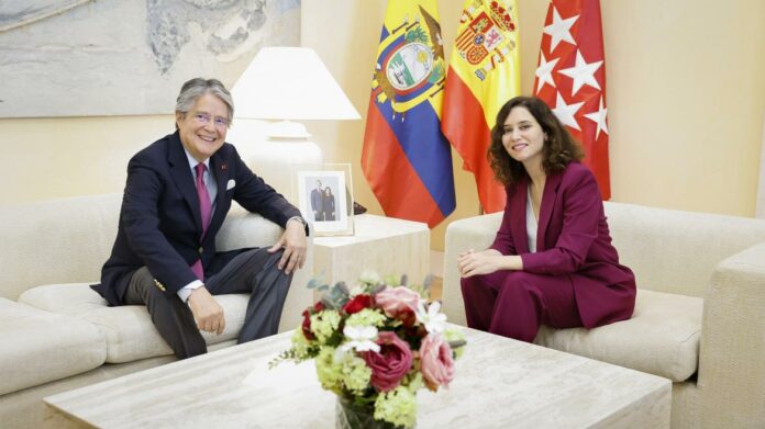 La presidenta con el mandatario ecuatoriano